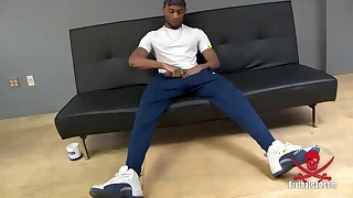 Chunky bulge in sweats unveiled